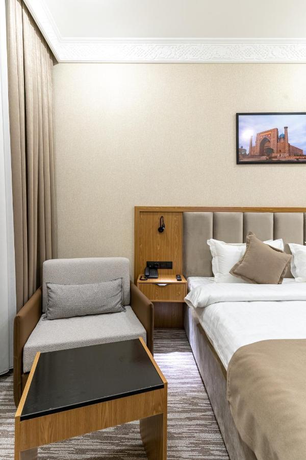 Mirzo Hotel Tasken Kültér fotó